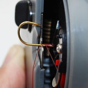 Easy hook – Aparat electric pentru legat cârlige 03