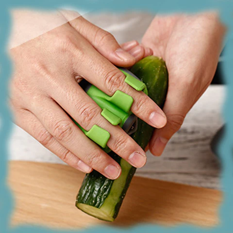 HAND VEGETABLE PEELER – Curatator de mana pentru legume (3 buc) slider