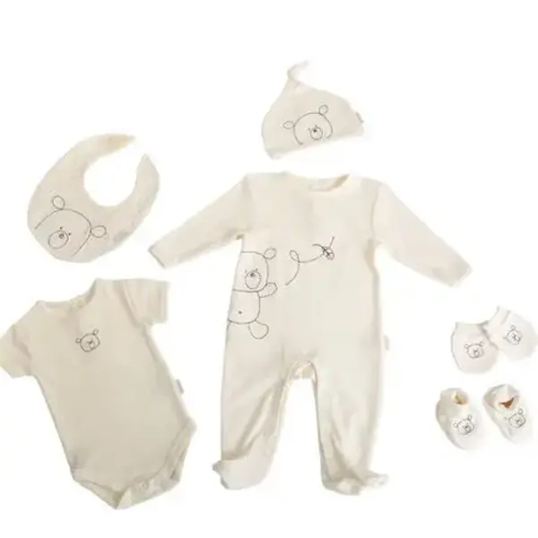 Un set de haine adorabile pentru bebeluși – BABY GIFT SET slider
