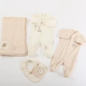 Un set de haine adorabile pentru bebeluși – BABY GIFT SET 03