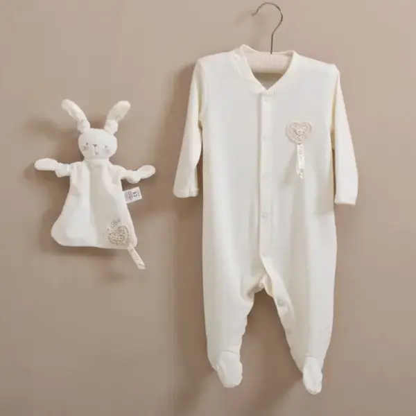 Un set de haine adorabile pentru bebeluși – BABY GIFT SET slider