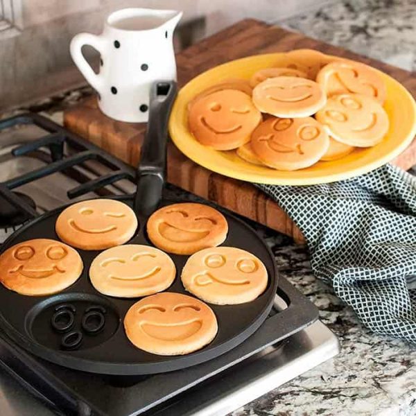 PancakePan – Tavă în formă de smiley pentru clătite americane