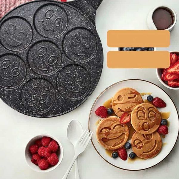 PancakePan – Tavă în formă de smiley pentru clătite americane 02