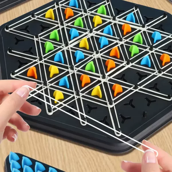 TRIANGLE GAME – Joc cu benzi elastice slider